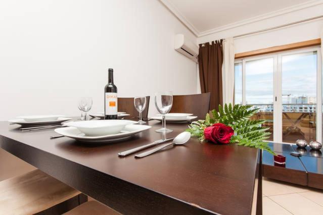פורטימאו Casa Sol, Fast Wifi, Airco, Swimming Pool Near The Beach Praia Da Rocha מראה חיצוני תמונה